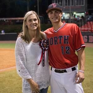 Meet your Posher, Laurie